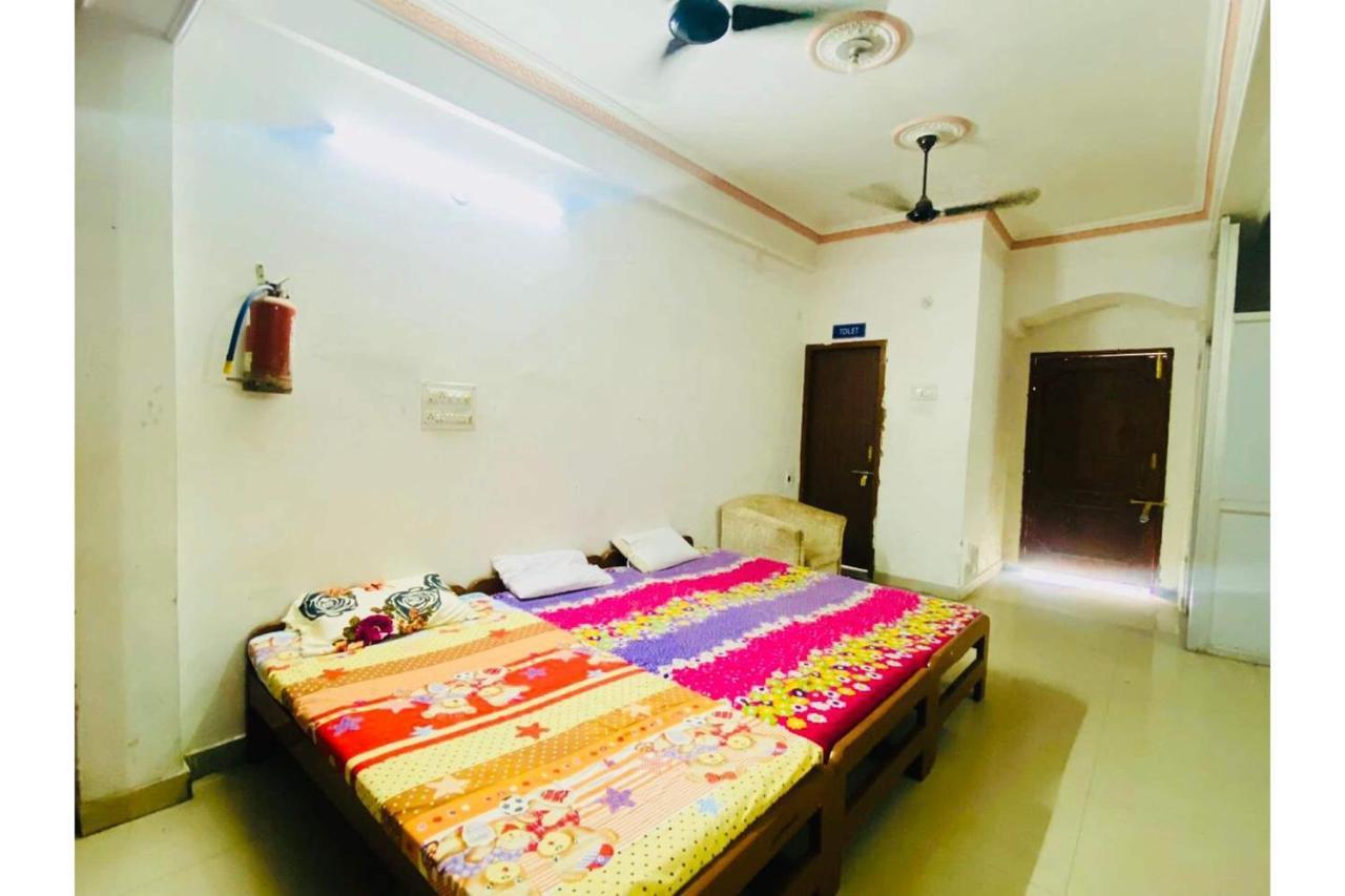 J C Guest House Hasanganj Exterior foto